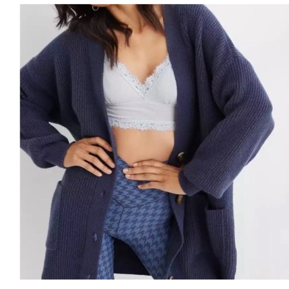 Aerie Cardigan Sweater Size XS Oversized Chunky Knit Button Front Cozy - Picture 3 of 7